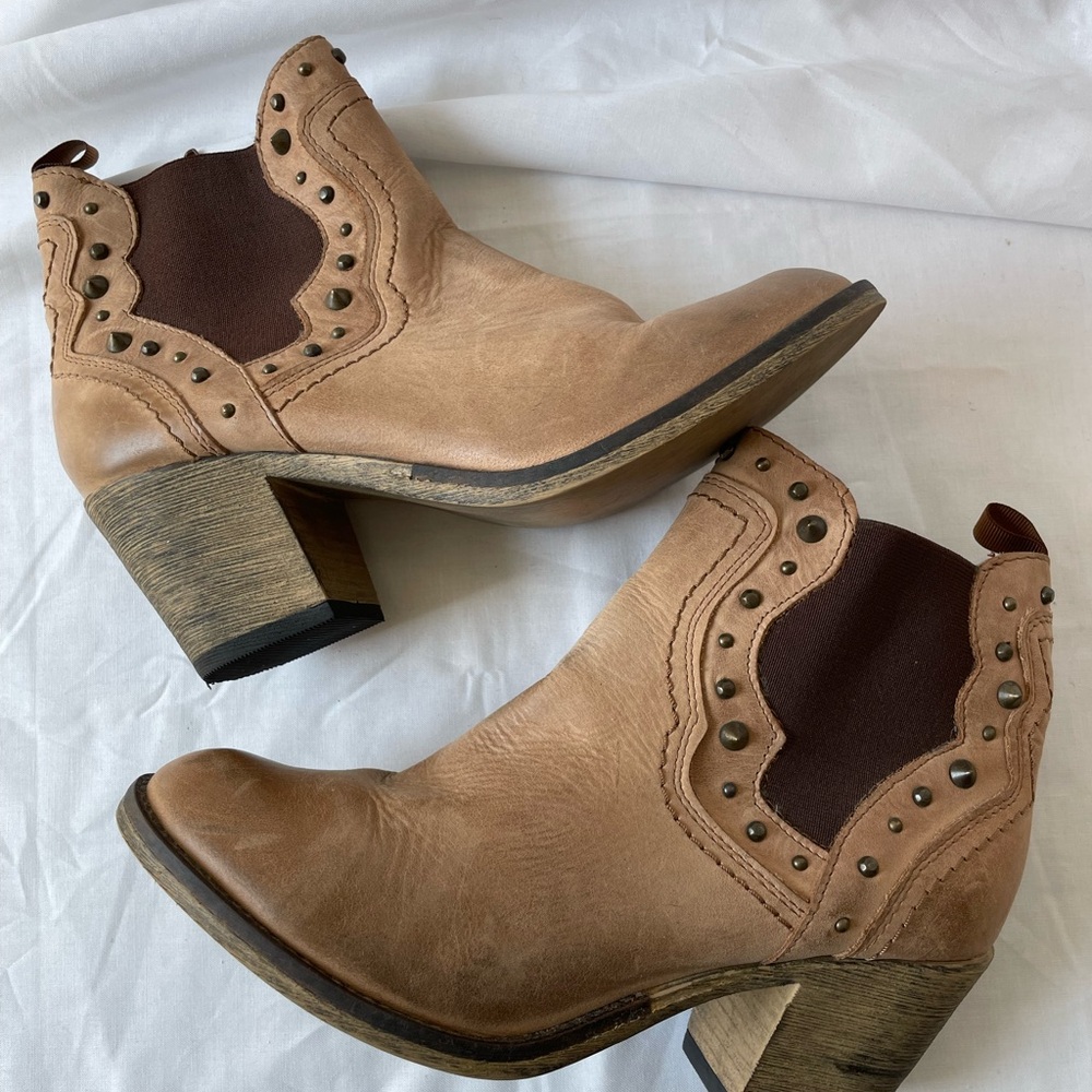 Steve Madden Tan Leather Western Ankle Booties with Studs